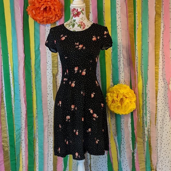 H&M Dresses & Skirts - H&M Black Floral Dress - Size 6